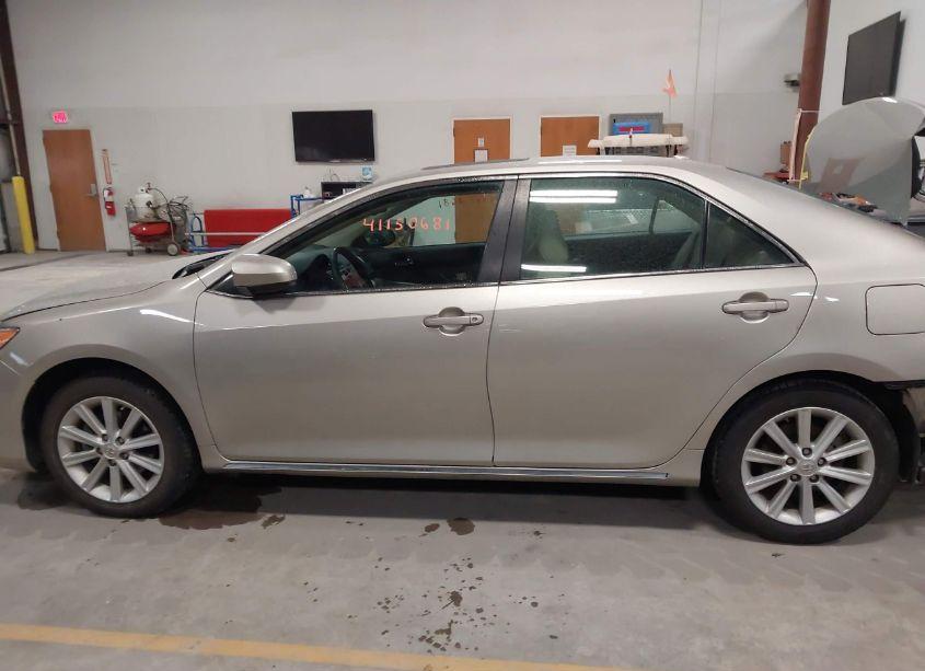 Photo 14 of 2014 Toyota Camry XLE (VIN 4T4BF1FK6ER402077)