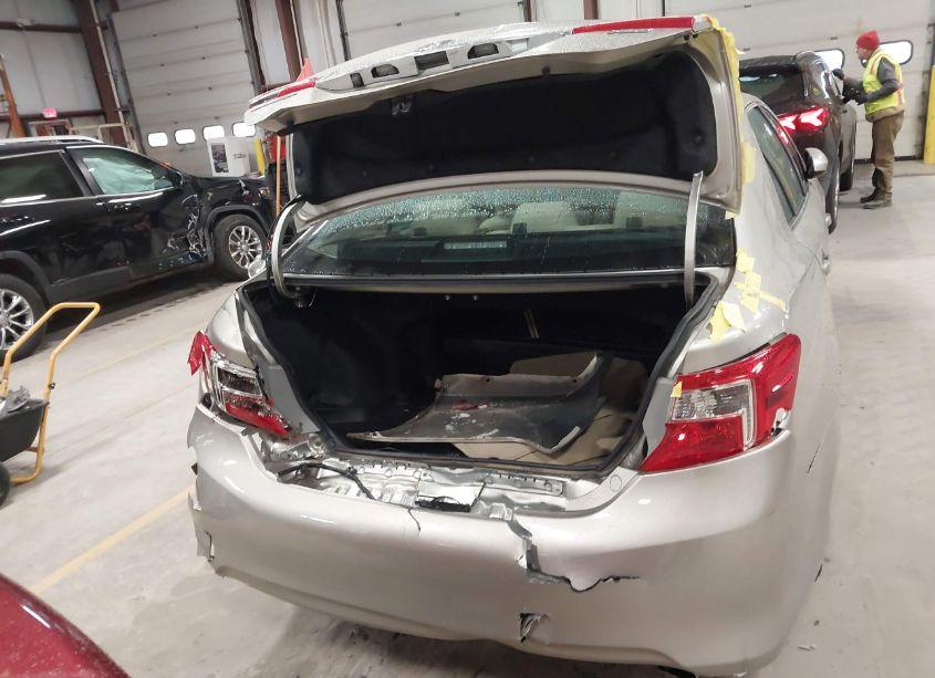 Photo 16 of 2014 Toyota Camry XLE (VIN 4T4BF1FK6ER402077)