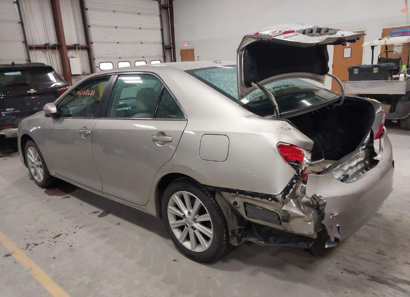 Photo 3 of 2014 Toyota Camry XLE (VIN 4T4BF1FK6ER402077)