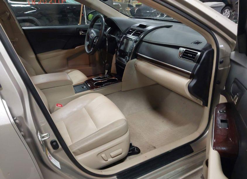 Photo 5 of 2014 Toyota Camry XLE (VIN 4T4BF1FK6ER402077)