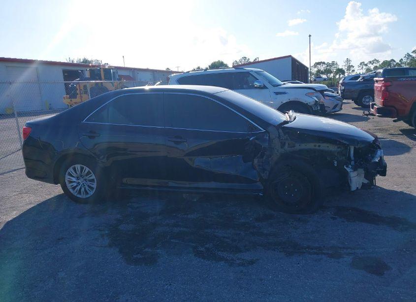 Photo 13 of 2014 Toyota Camry LE (VIN 4T4BF1FK6ER408820)