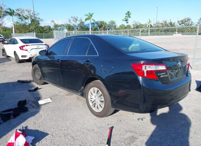 Photo 3 of 2014 Toyota Camry LE (VIN 4T4BF1FK6ER408820)