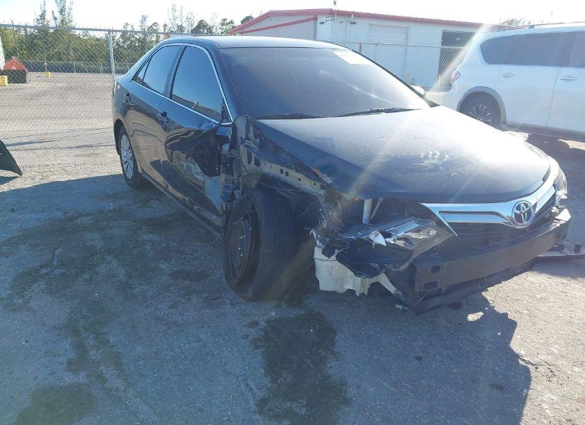 Photo 6 of 2014 Toyota Camry LE (VIN 4T4BF1FK6ER408820)