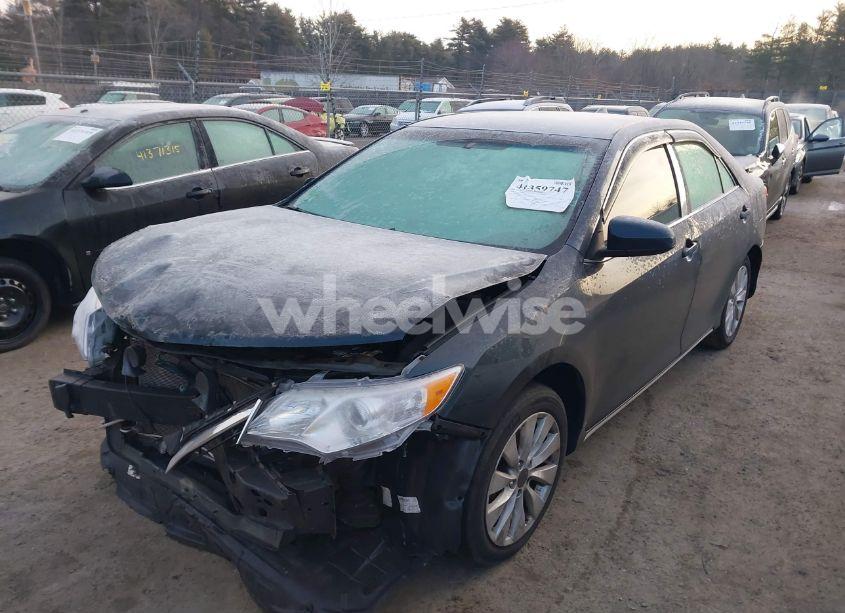 Photo 2 of 2014 Toyota Camry LE (VIN 4T4BF1FK6ER415640)