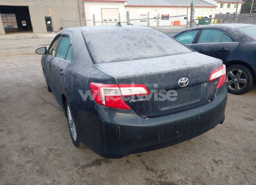 Photo 3 of 2014 Toyota Camry LE (VIN 4T4BF1FK6ER415640)