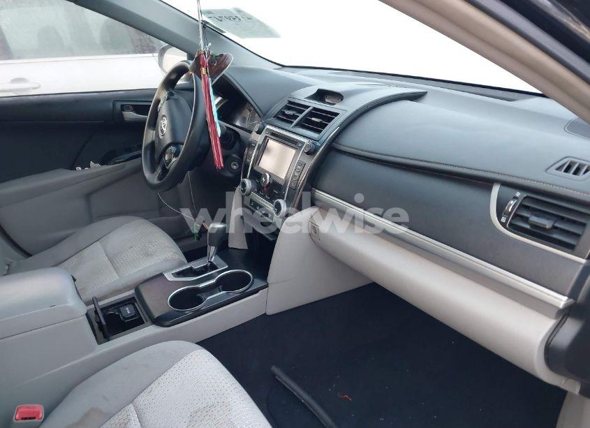Photo 5 of 2014 Toyota Camry LE (VIN 4T4BF1FK6ER415640)