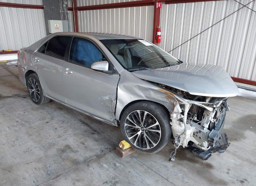 2014 Toyota Camry LE (VIN 4T4BF1FK6ER416688) main photo