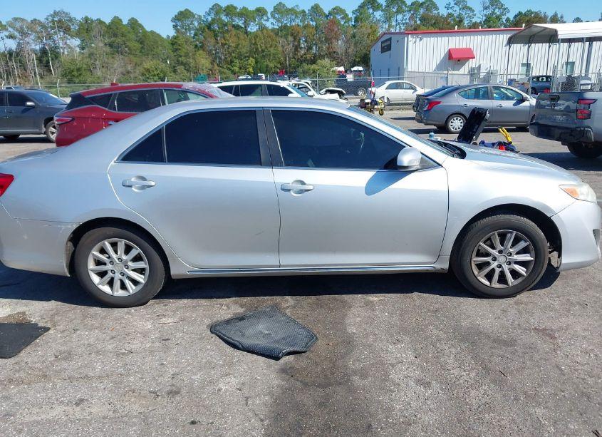 Photo 12 of 2014 Toyota Camry LE (VIN 4T4BF1FK6ER426945)