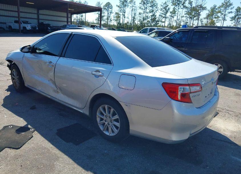 Photo 3 of 2014 Toyota Camry LE (VIN 4T4BF1FK6ER426945)
