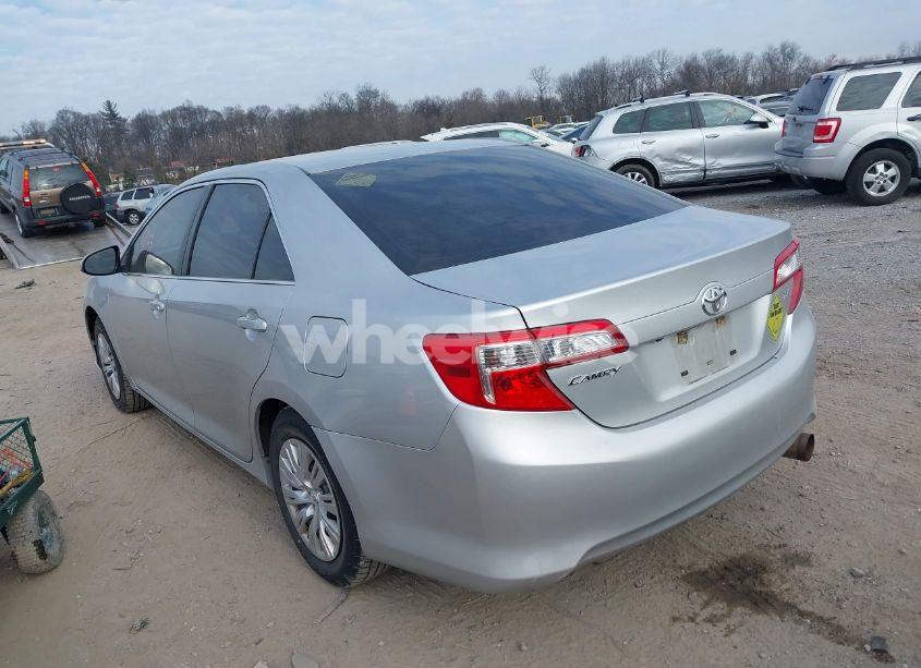 Photo 3 of 2014 Toyota Camry LE (VIN 4T4BF1FK6ER428436)