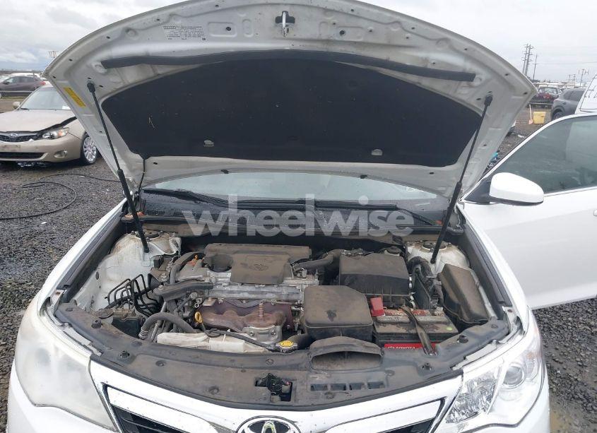Photo 10 of 2014 Toyota Camry LE (VIN 4T4BF1FK6ER428744)