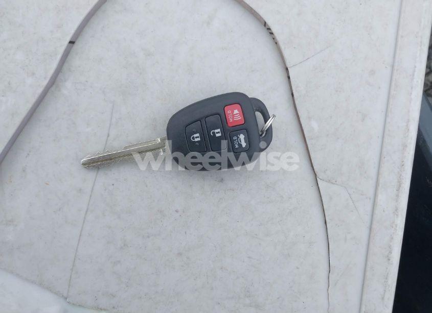 Photo 11 of 2014 Toyota Camry LE (VIN 4T4BF1FK6ER428744)