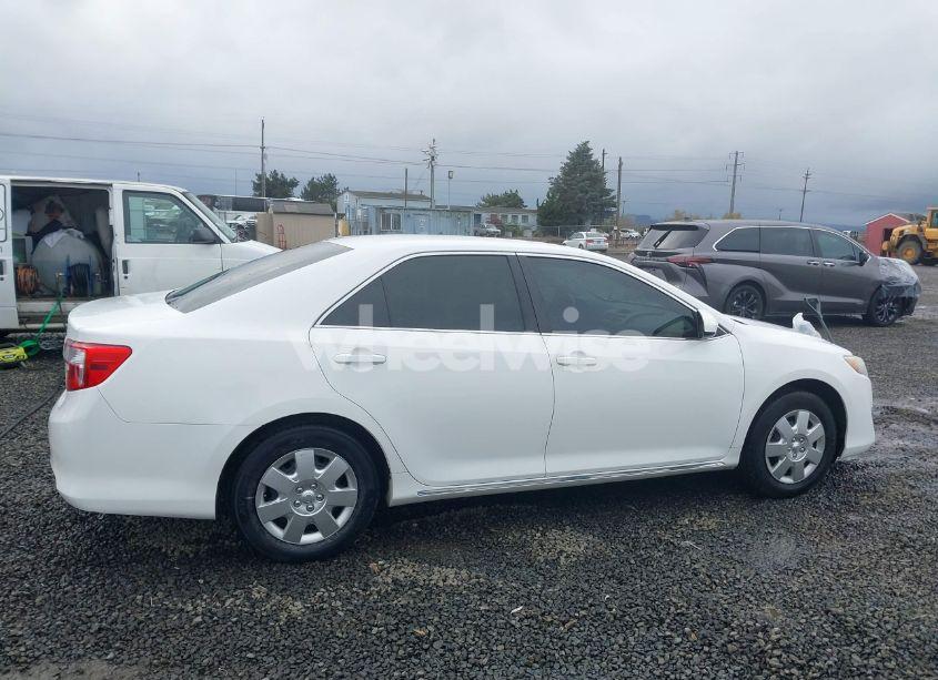 Photo 13 of 2014 Toyota Camry LE (VIN 4T4BF1FK6ER428744)
