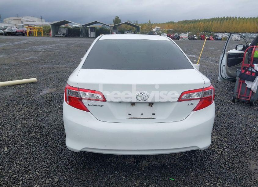 Photo 16 of 2014 Toyota Camry LE (VIN 4T4BF1FK6ER428744)