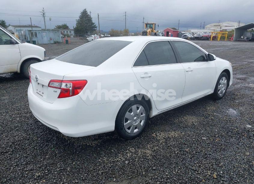 Photo 4 of 2014 Toyota Camry LE (VIN 4T4BF1FK6ER428744)