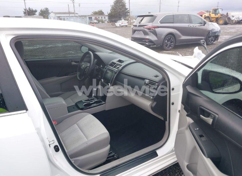 Photo 5 of 2014 Toyota Camry LE (VIN 4T4BF1FK6ER428744)