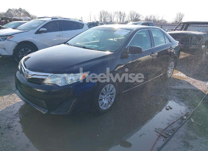 Photo 2 of 2014 Toyota Camry LE (VIN 4T4BF1FK6ER429764)