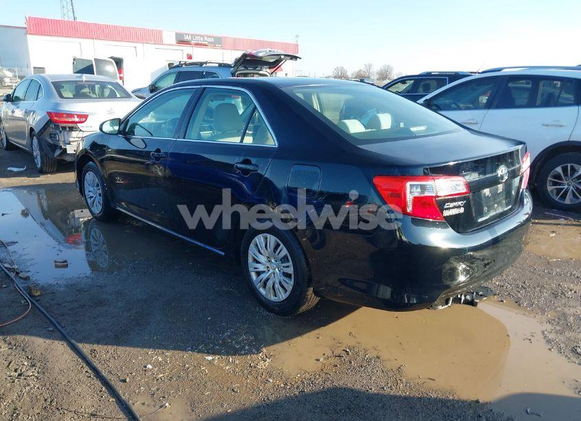 Photo 3 of 2014 Toyota Camry LE (VIN 4T4BF1FK6ER429764)