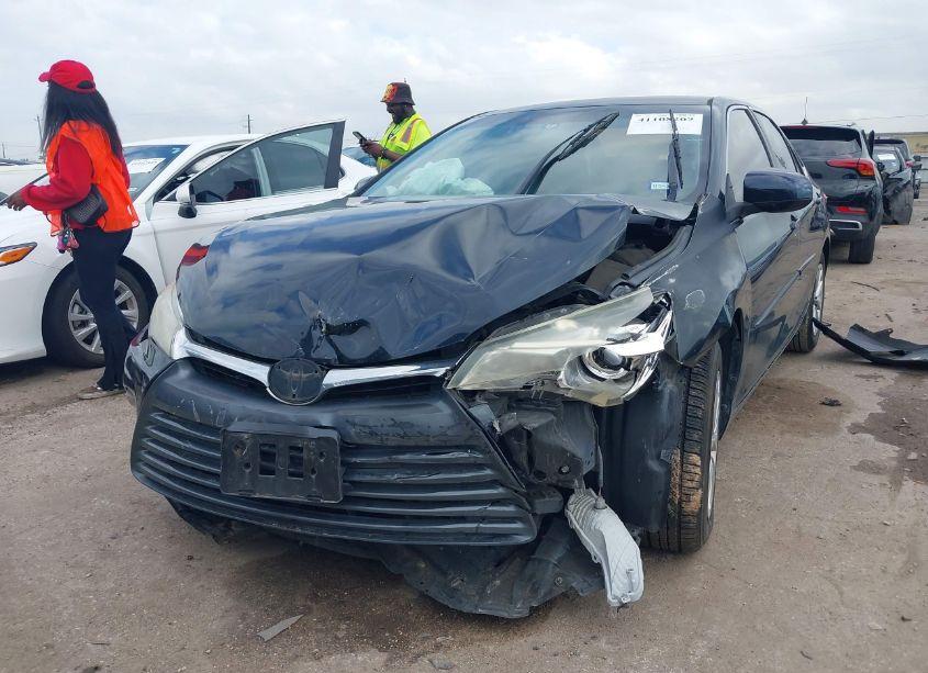 Photo 2 of 2015 Toyota Camry LE (VIN 4T4BF1FK6FR445416)