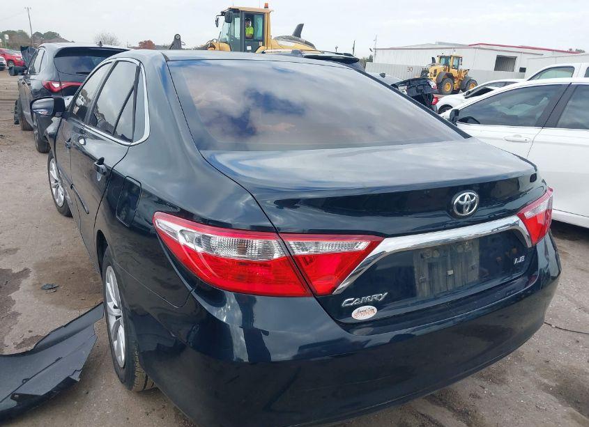 Photo 3 of 2015 Toyota Camry LE (VIN 4T4BF1FK6FR445416)