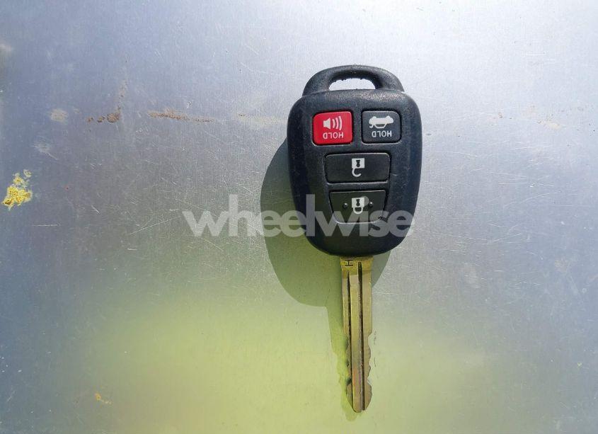 Photo 11 of 2015 Toyota Camry LE (VIN 4T4BF1FK6FR450924)