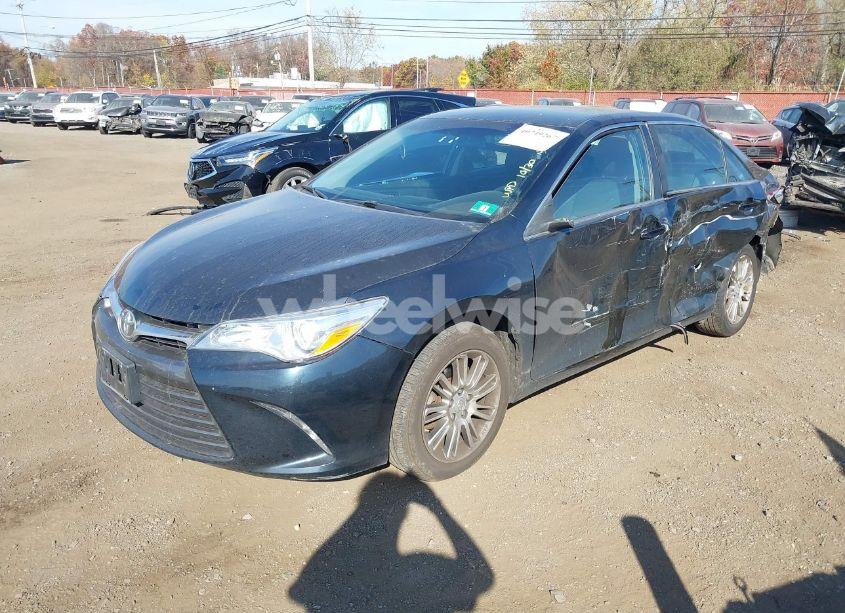 Photo 2 of 2015 Toyota Camry LE (VIN 4T4BF1FK6FR450924)