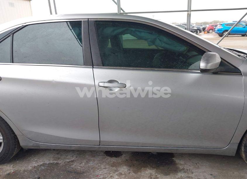 Photo 13 of 2015 Toyota Camry LE (VIN 4T4BF1FK6FR505226)