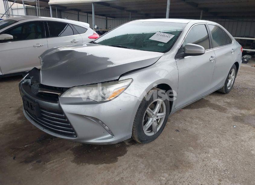 Photo 2 of 2015 Toyota Camry LE (VIN 4T4BF1FK6FR505226)