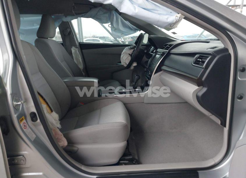 Photo 5 of 2015 Toyota Camry LE (VIN 4T4BF1FK6FR505226)