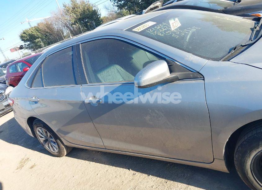 Photo 13 of 2016 Toyota Camry LE (VIN 4T4BF1FK6GR539538)