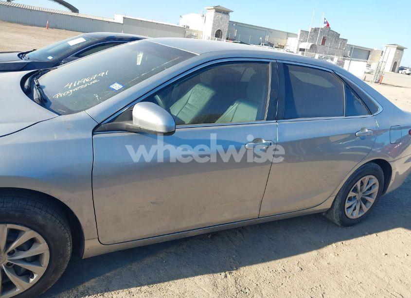 Photo 14 of 2016 Toyota Camry LE (VIN 4T4BF1FK6GR539538)