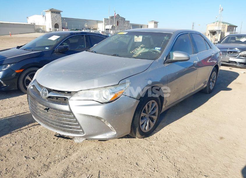 Photo 2 of 2016 Toyota Camry LE (VIN 4T4BF1FK6GR539538)