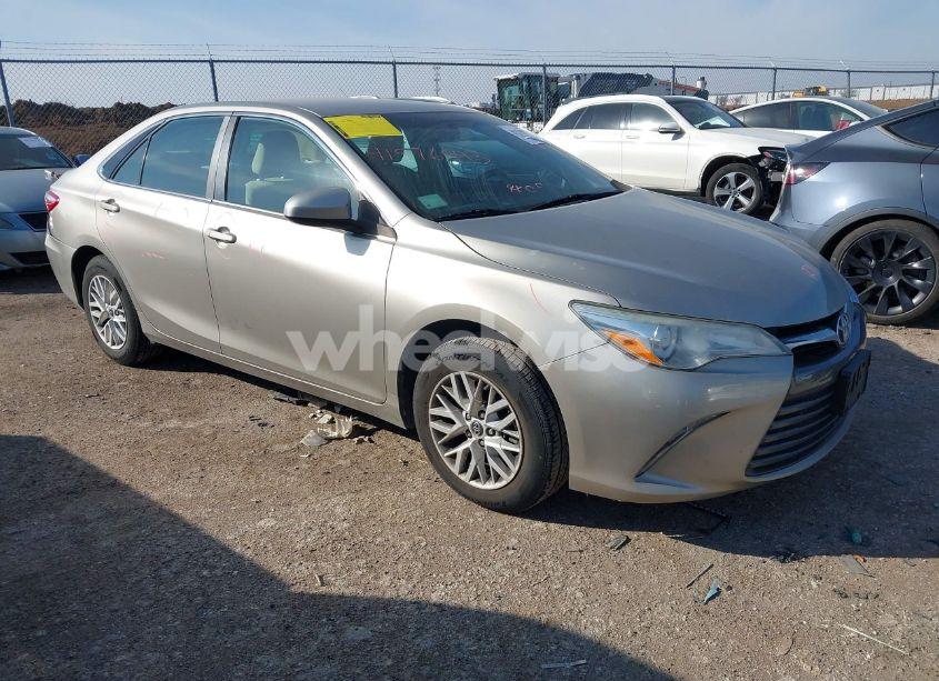 2016 Toyota Camry LE (VIN 4T4BF1FK6GR542665) main photo