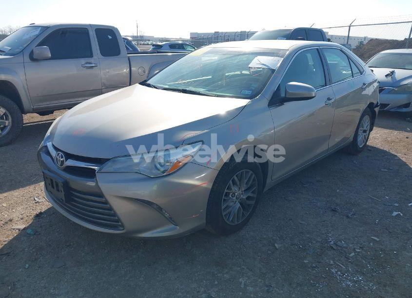 Photo 2 of 2016 Toyota Camry LE (VIN 4T4BF1FK6GR542665)