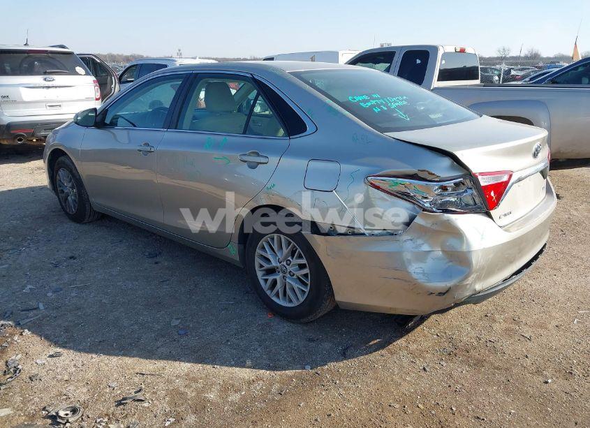 Photo 3 of 2016 Toyota Camry LE (VIN 4T4BF1FK6GR542665)