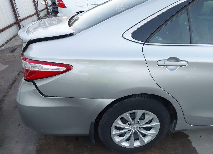 Photo 17 of 2016 Toyota Camry LE (VIN 4T4BF1FK6GR557148)