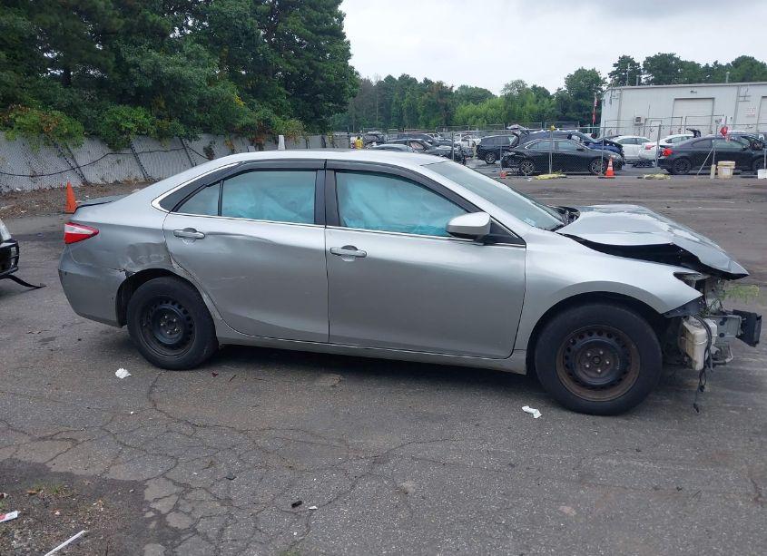 Photo 13 of 2016 Toyota Camry LE/SE/XLE/XSE (VIN 4T4BF1FK6GR573219)