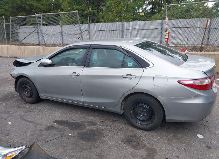 Photo 14 of 2016 Toyota Camry LE/SE/XLE/XSE (VIN 4T4BF1FK6GR573219)