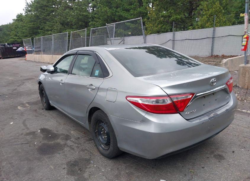 Photo 3 of 2016 Toyota Camry LE/SE/XLE/XSE (VIN 4T4BF1FK6GR573219)