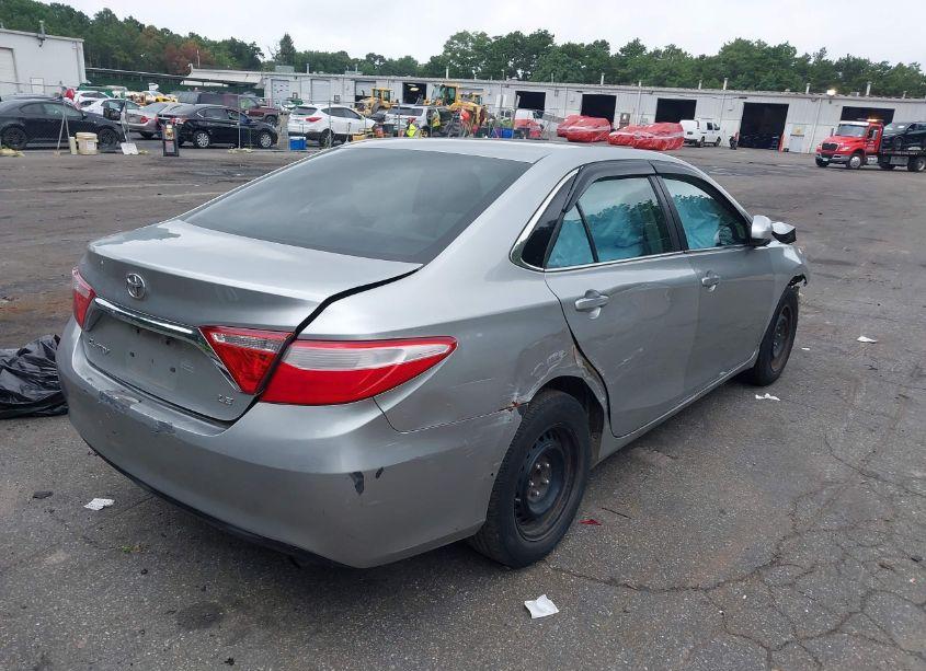 Photo 4 of 2016 Toyota Camry LE/SE/XLE/XSE (VIN 4T4BF1FK6GR573219)