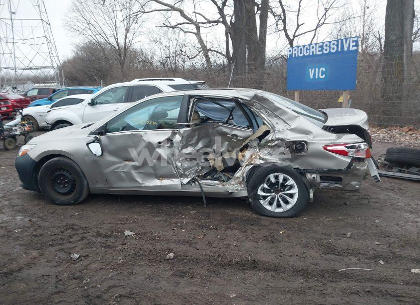 Photo 15 of 2016 Toyota Camry LE (VIN 4T4BF1FK6GR577626)