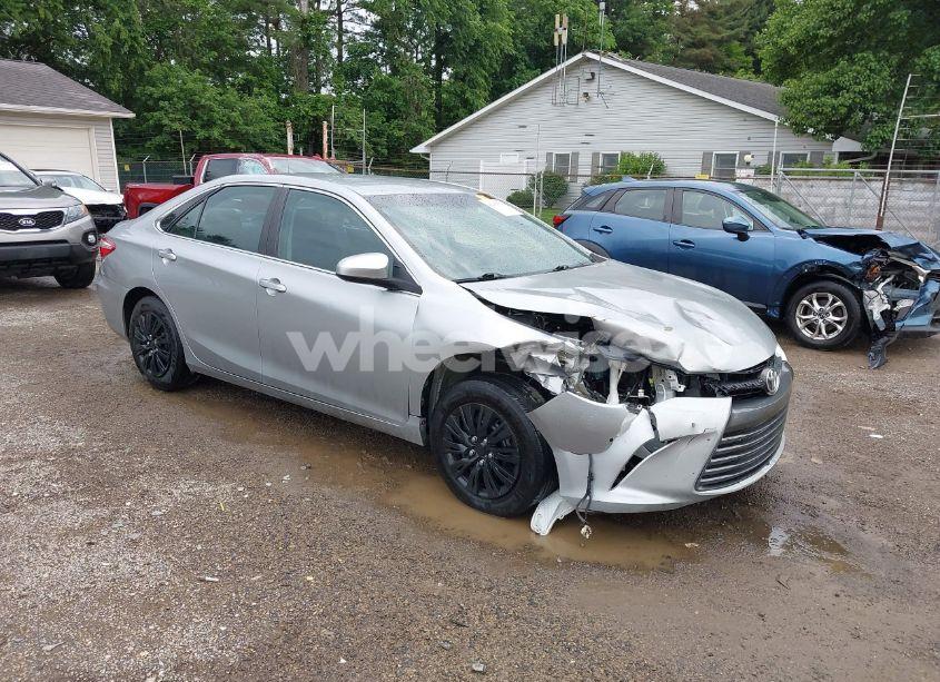 2016 Toyota Camry LE (VIN 4T4BF1FK6GR579070) main photo