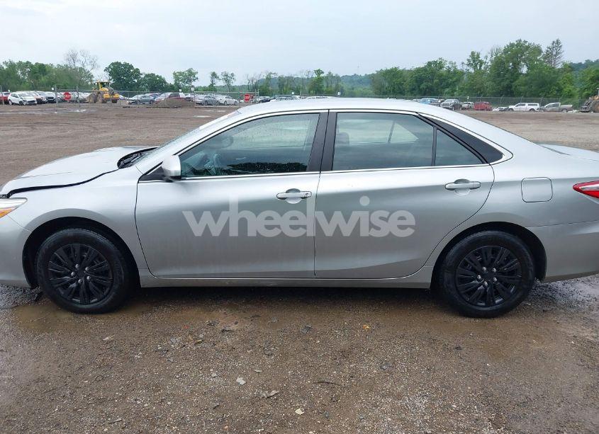 Photo 15 of 2016 Toyota Camry LE (VIN 4T4BF1FK6GR579070)