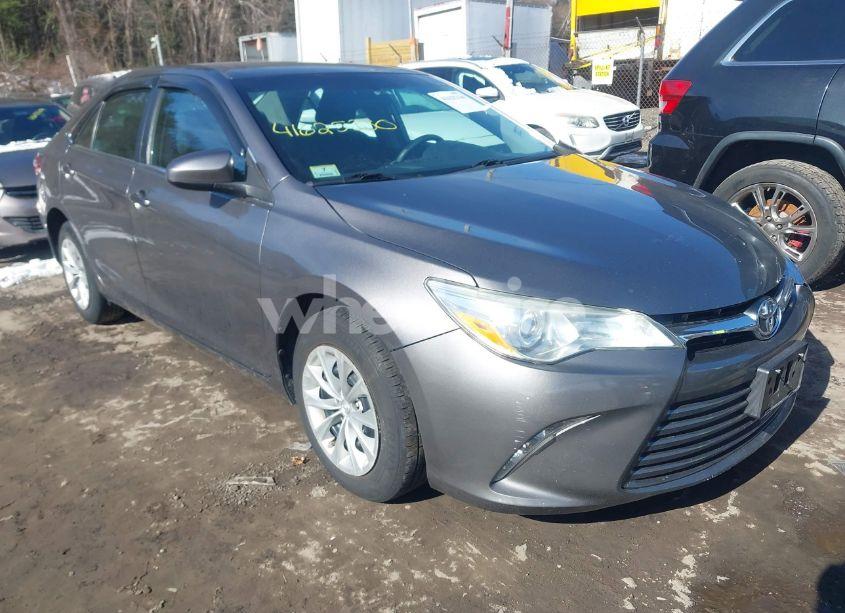 2016 Toyota Camry LE (VIN 4T4BF1FK6GR579599) main photo