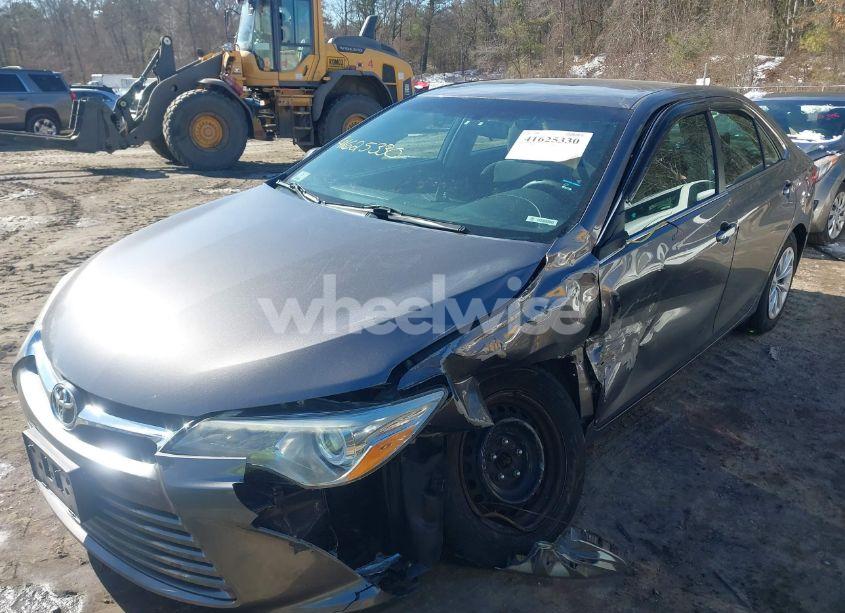 Photo 2 of 2016 Toyota Camry LE (VIN 4T4BF1FK6GR579599)