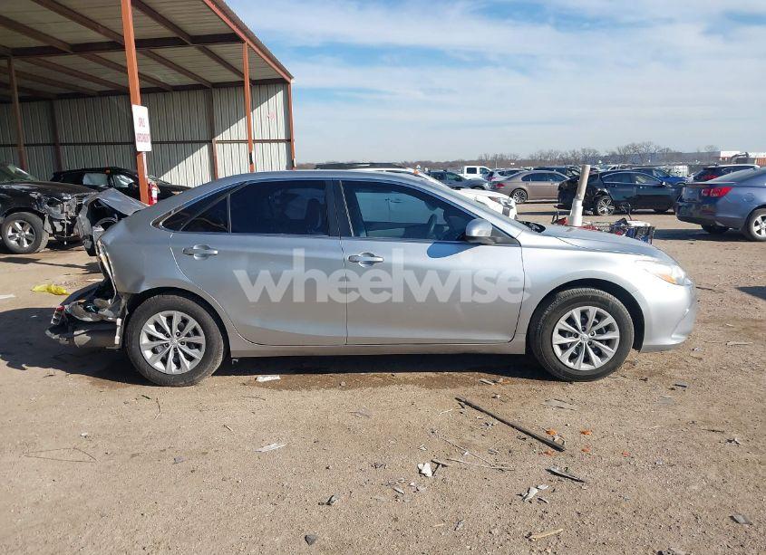 Photo 13 of 2016 Toyota Camry LE (VIN 4T4BF1FK6GR584589)