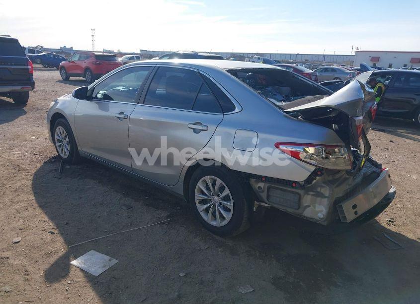 Photo 3 of 2016 Toyota Camry LE (VIN 4T4BF1FK6GR584589)