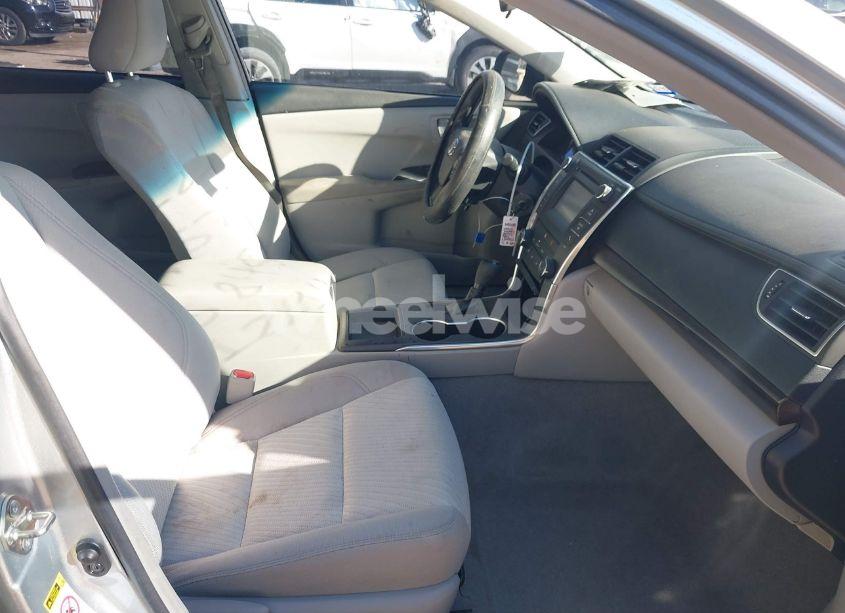 Photo 5 of 2016 Toyota Camry LE (VIN 4T4BF1FK6GR584589)