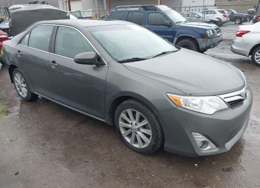 2012 Toyota Camry XLE (VIN 4T4BF1FK7CR247830) main photo