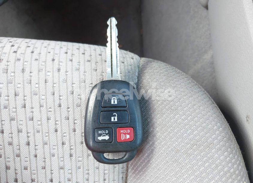 Photo 11 of 2013 Toyota Camry XLE (VIN 4T4BF1FK7DR279792)